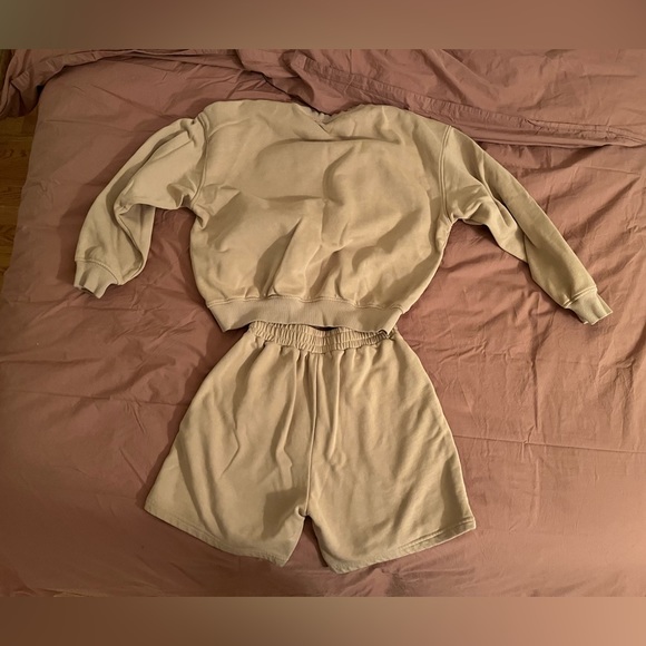 🧸 Bella Doña - Me Amo Embroidered Bear Sweatshirt + Sweatshorts Set in Tan - S - Picture 5 of 16